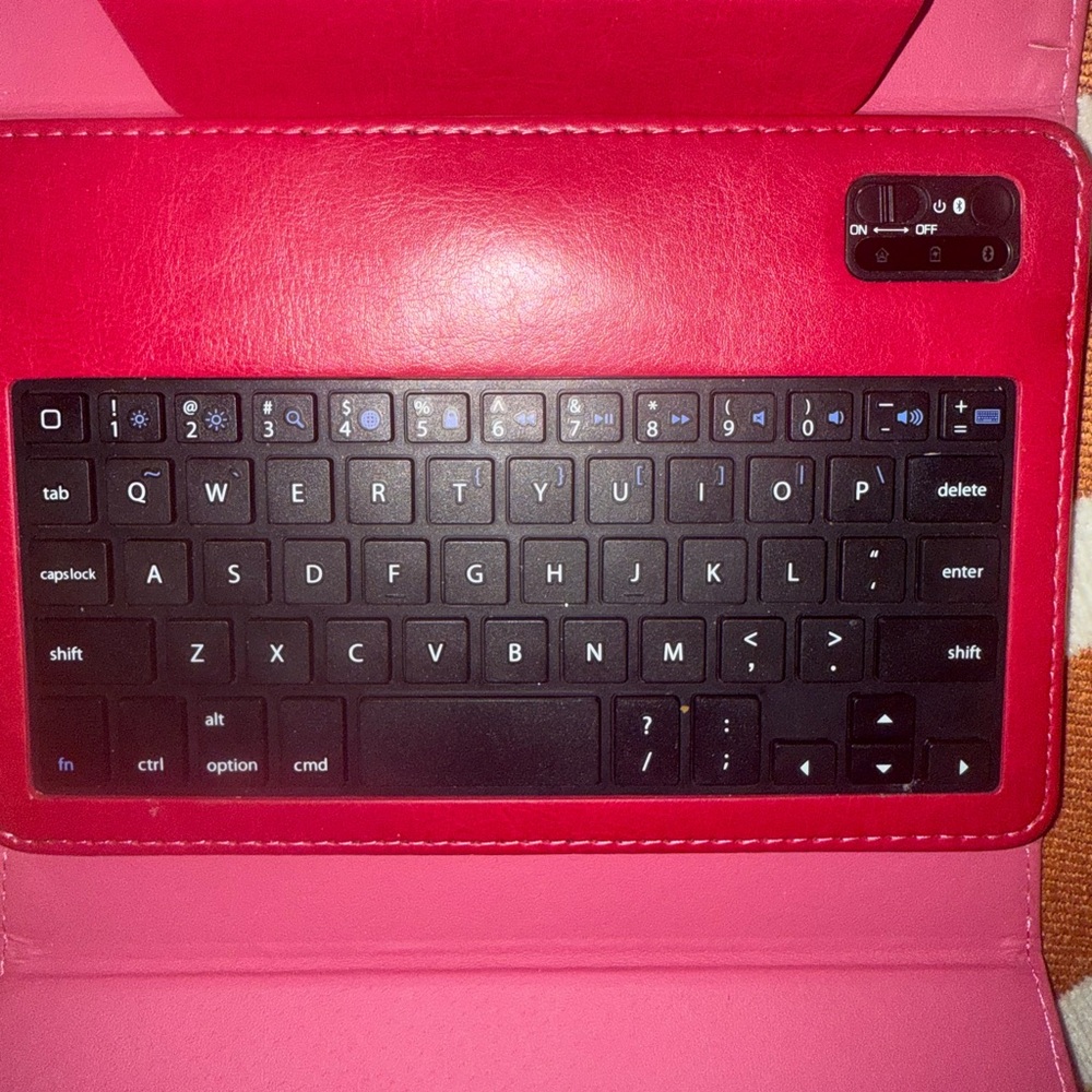 Wireless Bluetooth Tablet Keyboard with Red Case - Picture 2 of 4